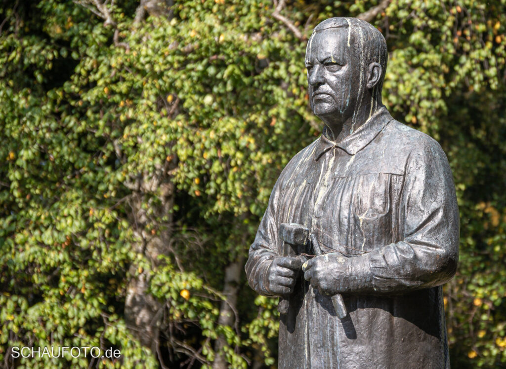 Gustav Vigeland, Selbstportrait in Bronze
